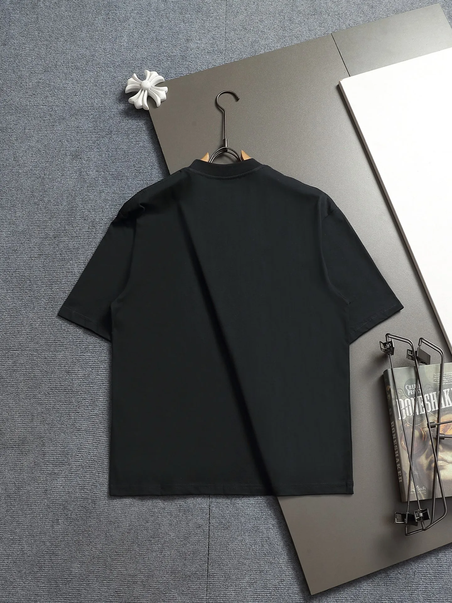 BALENCIAGA 2026 B Logo ， Retro Same Style T 320 Versatile : Black Green Size：XS S M L